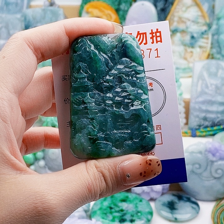 吊坠(不含链)未镶嵌翡翠