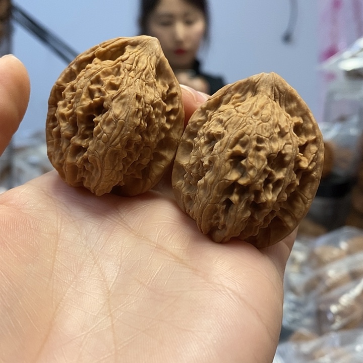 把件文玩核桃36.5小众红狮子