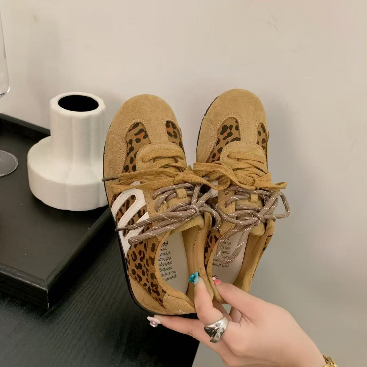 系带拼色平跟圆头透气时尚休闲鞋平底休闲鞋女鞋时尚百搭