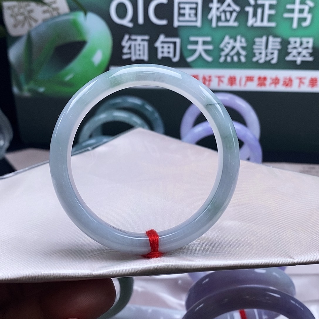 翡翠未镶嵌手镯正圈