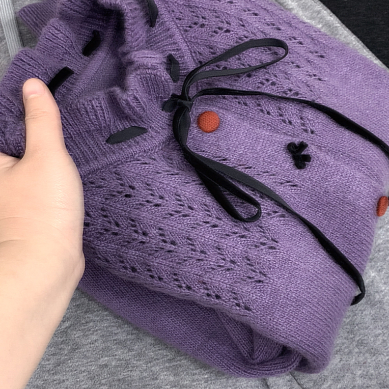 宝衣家 冬款加厚香芋紫木耳边蝴蝶结扣开衫