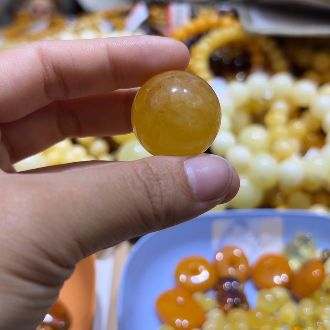 琥珀珠宝奇石未镶嵌