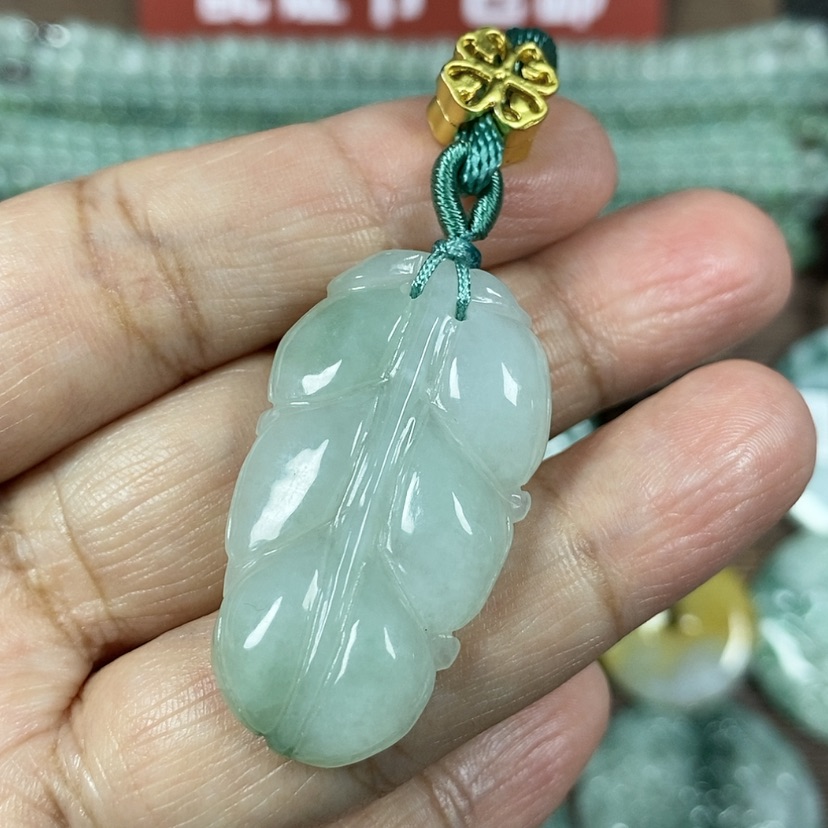 【闪购商品】翡翠颈饰未镶嵌玉吊坠翡翠玉金枝玉叶