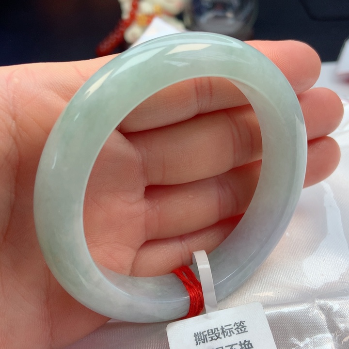 翡翠手镯未镶嵌55圈