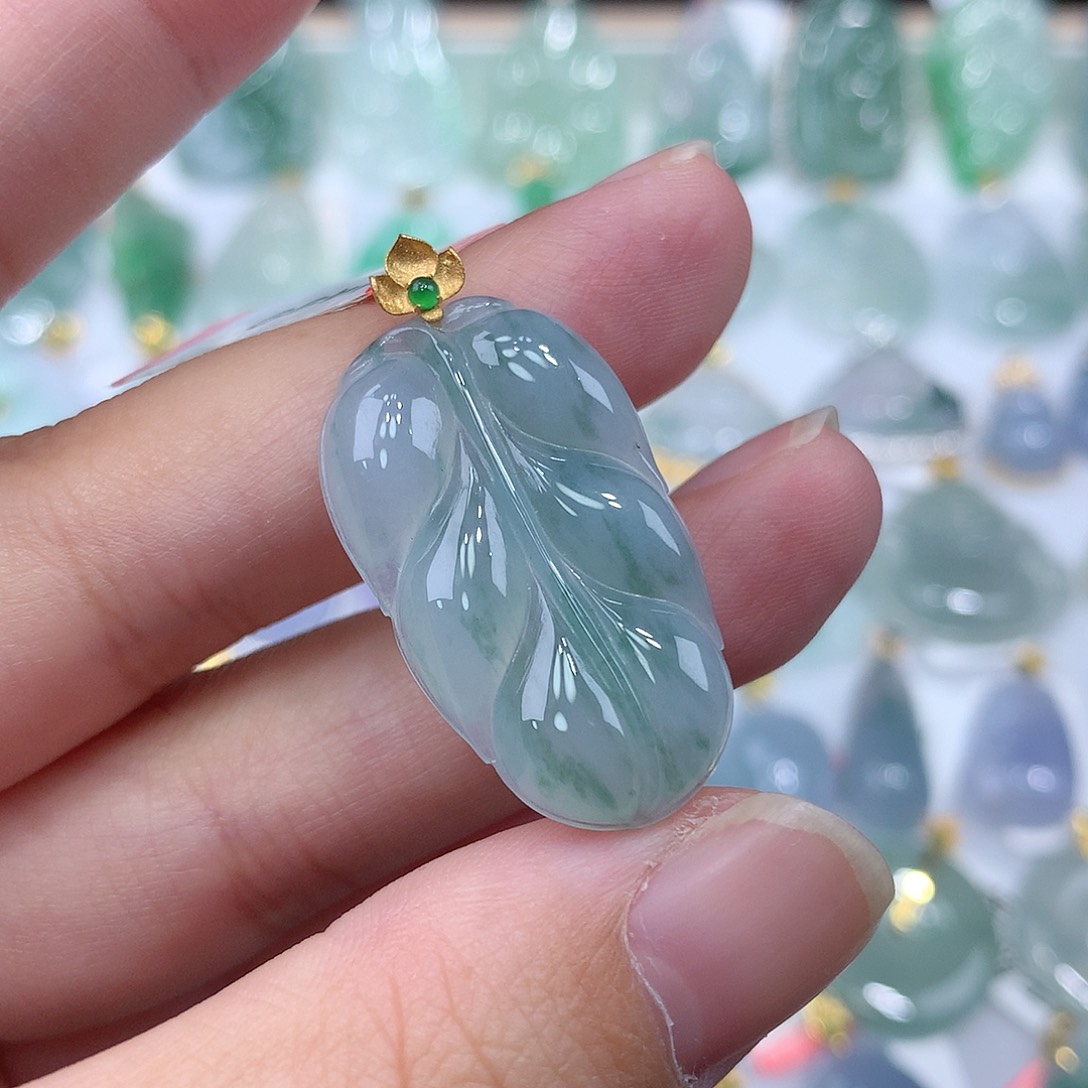 翡翠颈饰18K金镶嵌叶子