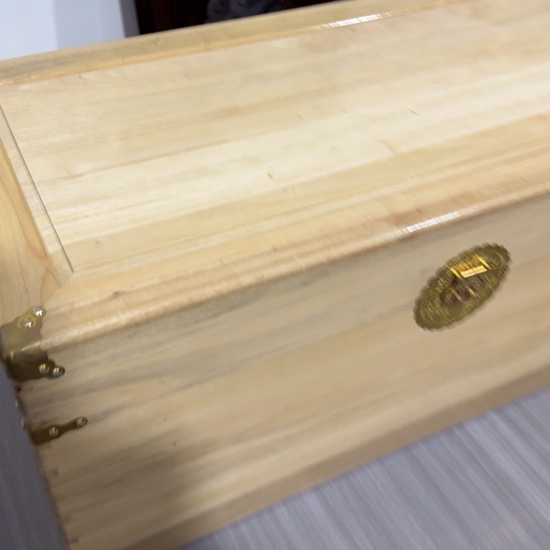 紫檀木类端景台香樟木大箱子