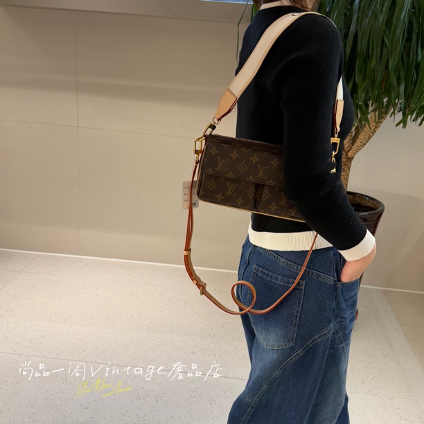 95新 LouisVuitton/路易威登 尚品一阁/老花新款双肩带骆驼斜挎包