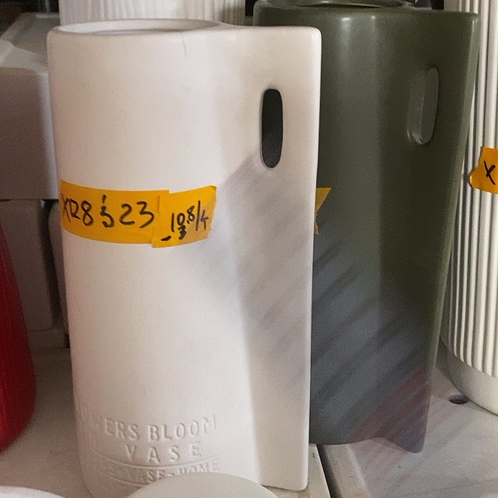 陶瓷花盆有孔 瑕疵介意勿拍 