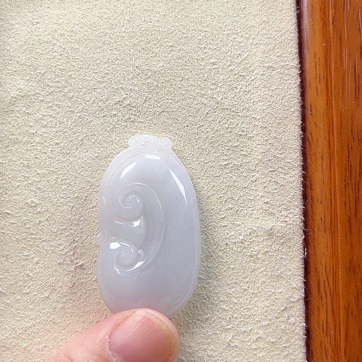 翡翠未镶嵌颈饰孤品