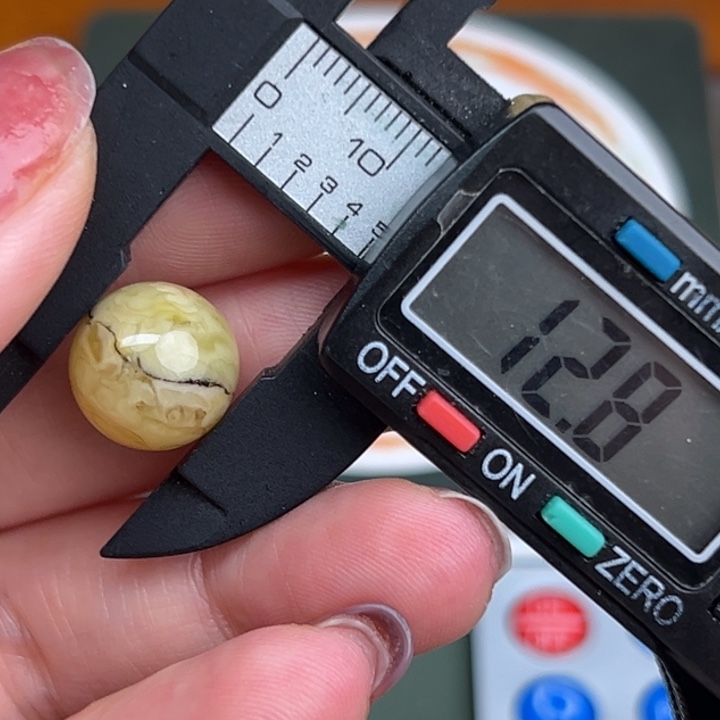 琥珀裸石未镶嵌微瑕88