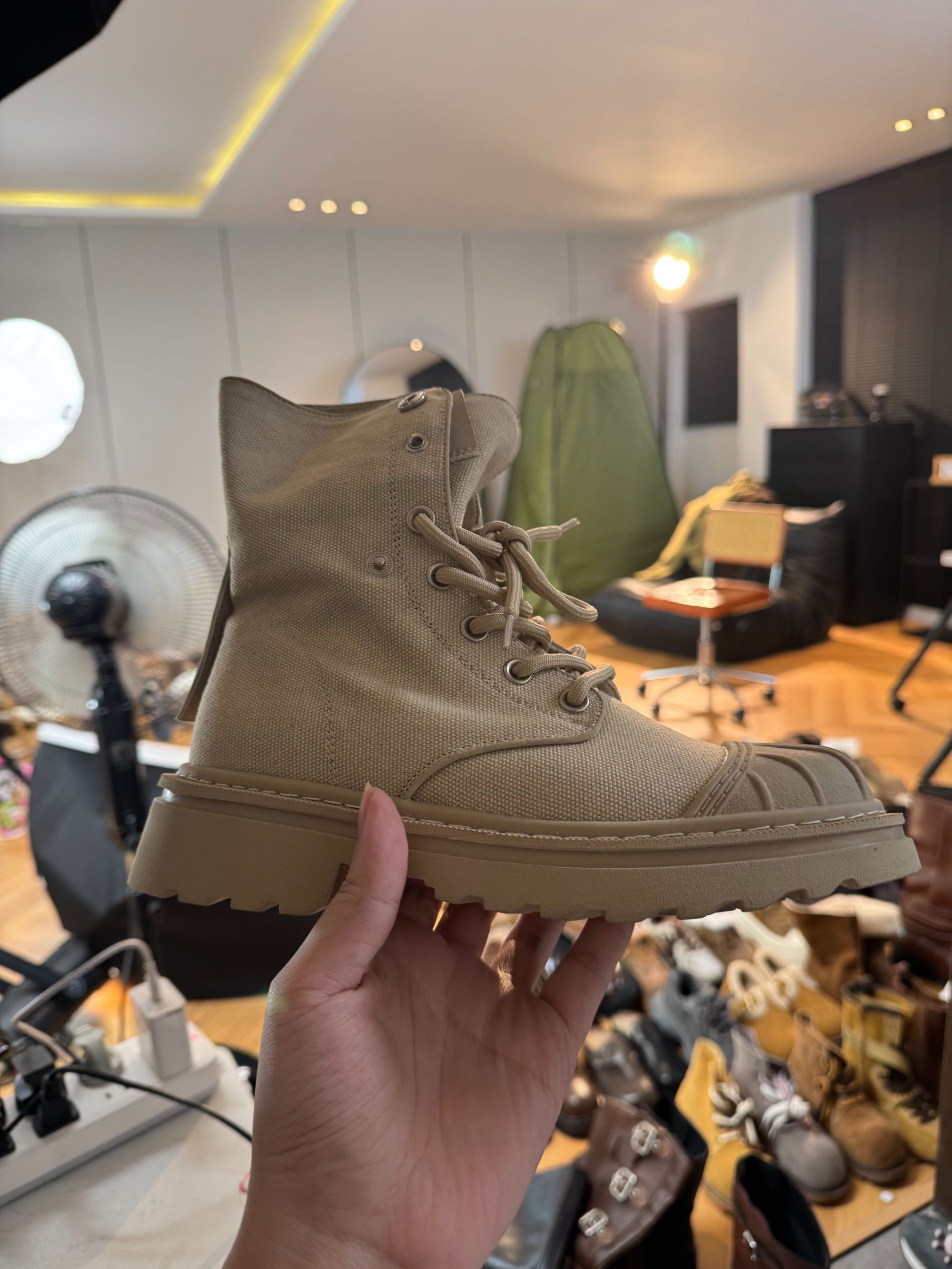 0530-891防滑秋季纯色中筒四季通用马丁靴沙漠靴棕色工装鞋