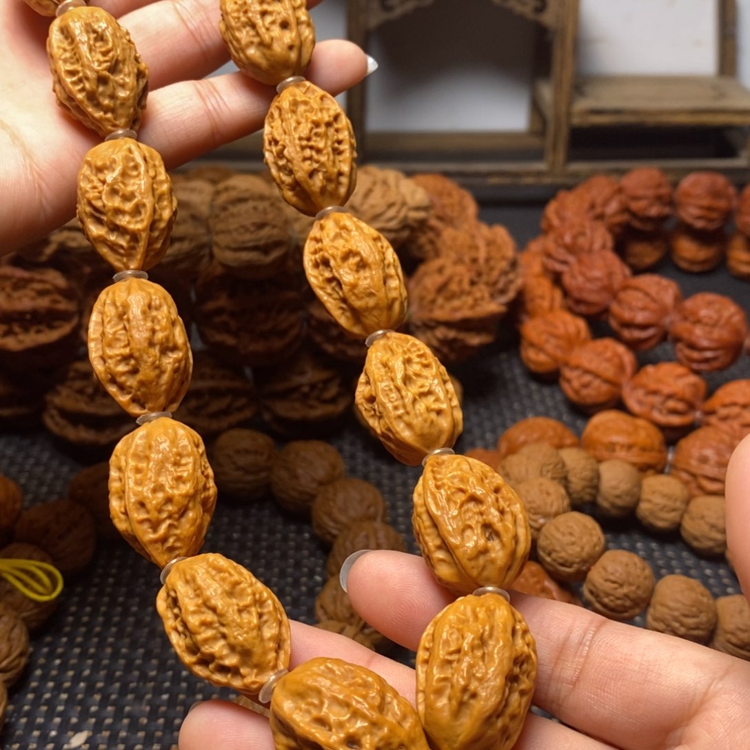 文玩核桃手串绣花鞋手持