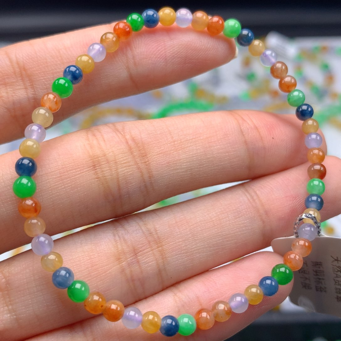 未镶嵌翡翠手链卡