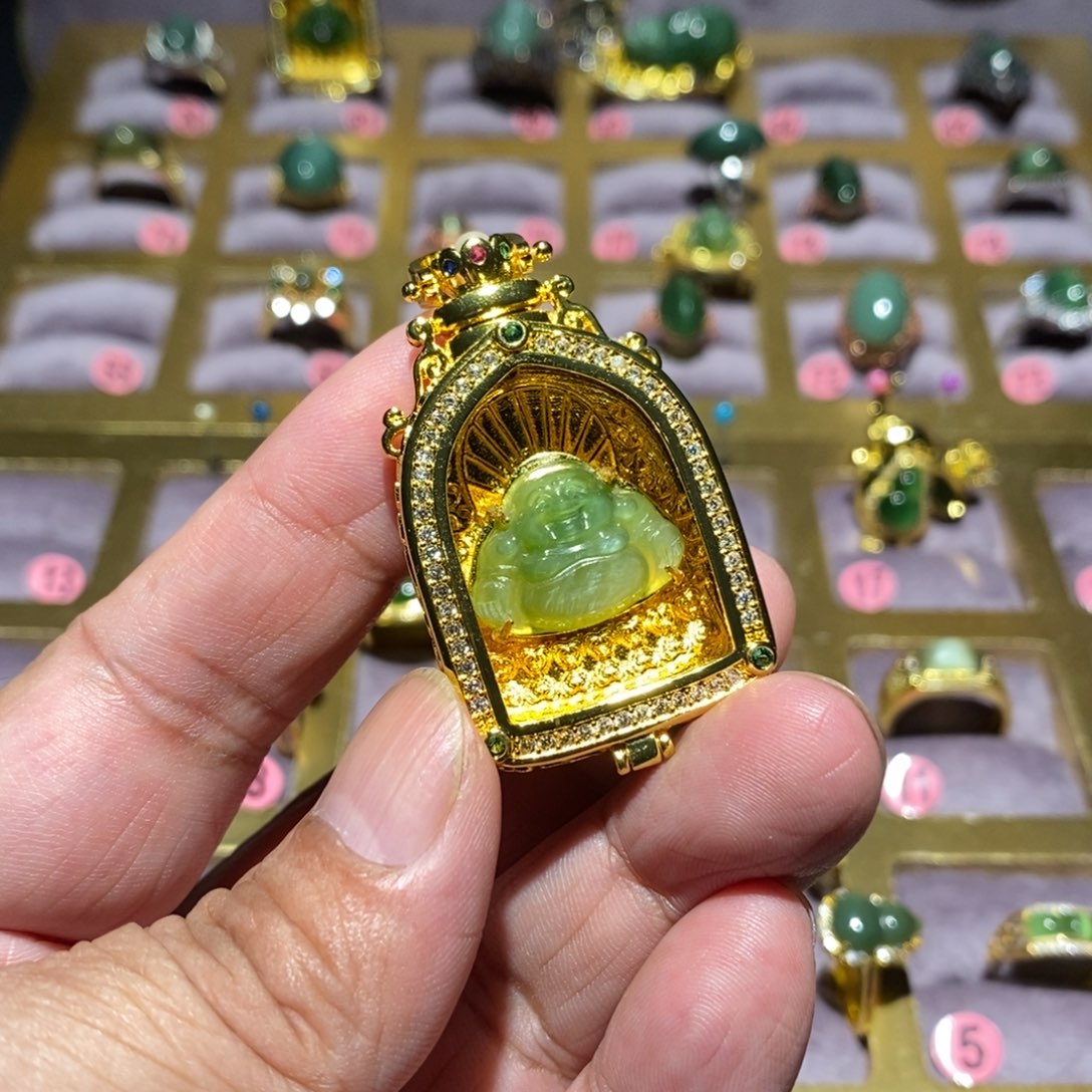 浪***浪和田玉（糖玉）未镶嵌颈饰