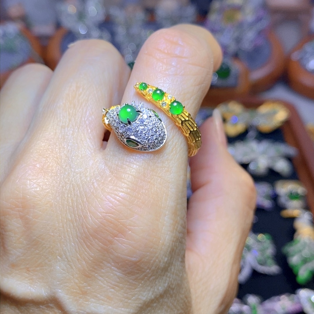 翡翠颈饰银S925镶嵌天然翡翠