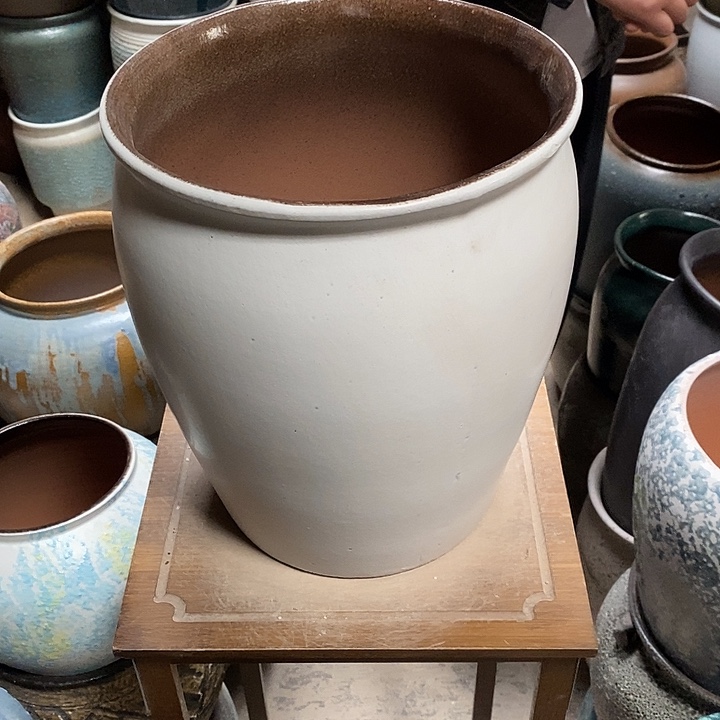 紫砂花盆口25高度31白色瑕疵……