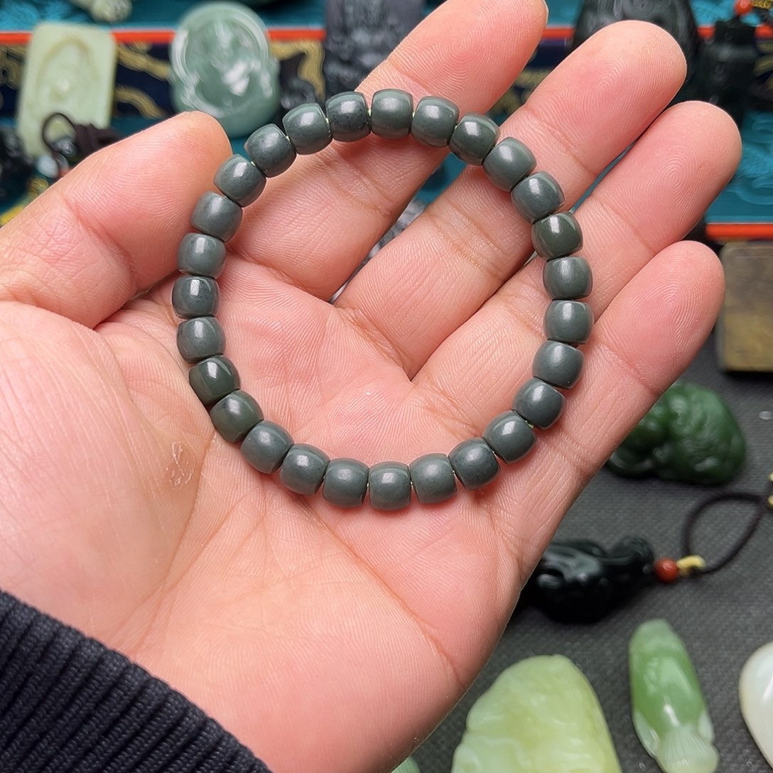 和田玉颈饰未镶嵌