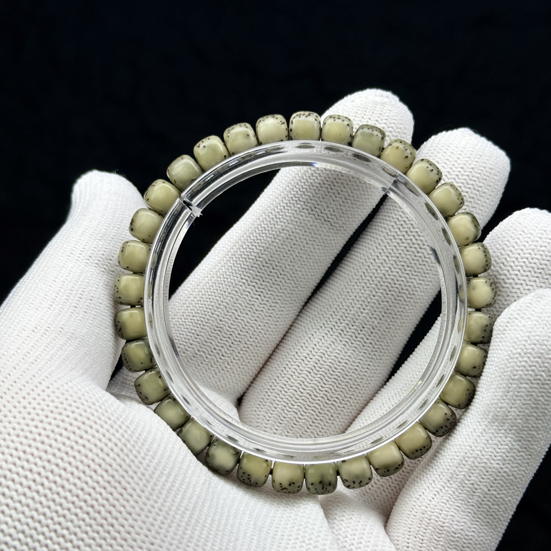 7绿背河豚原生态石玉料单圈手串绕指柔