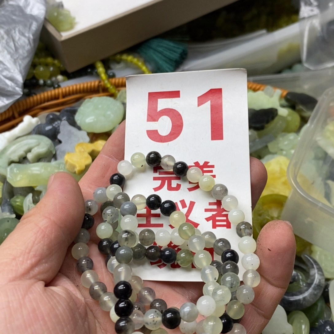 蛇纹石玉挂坠未镶嵌