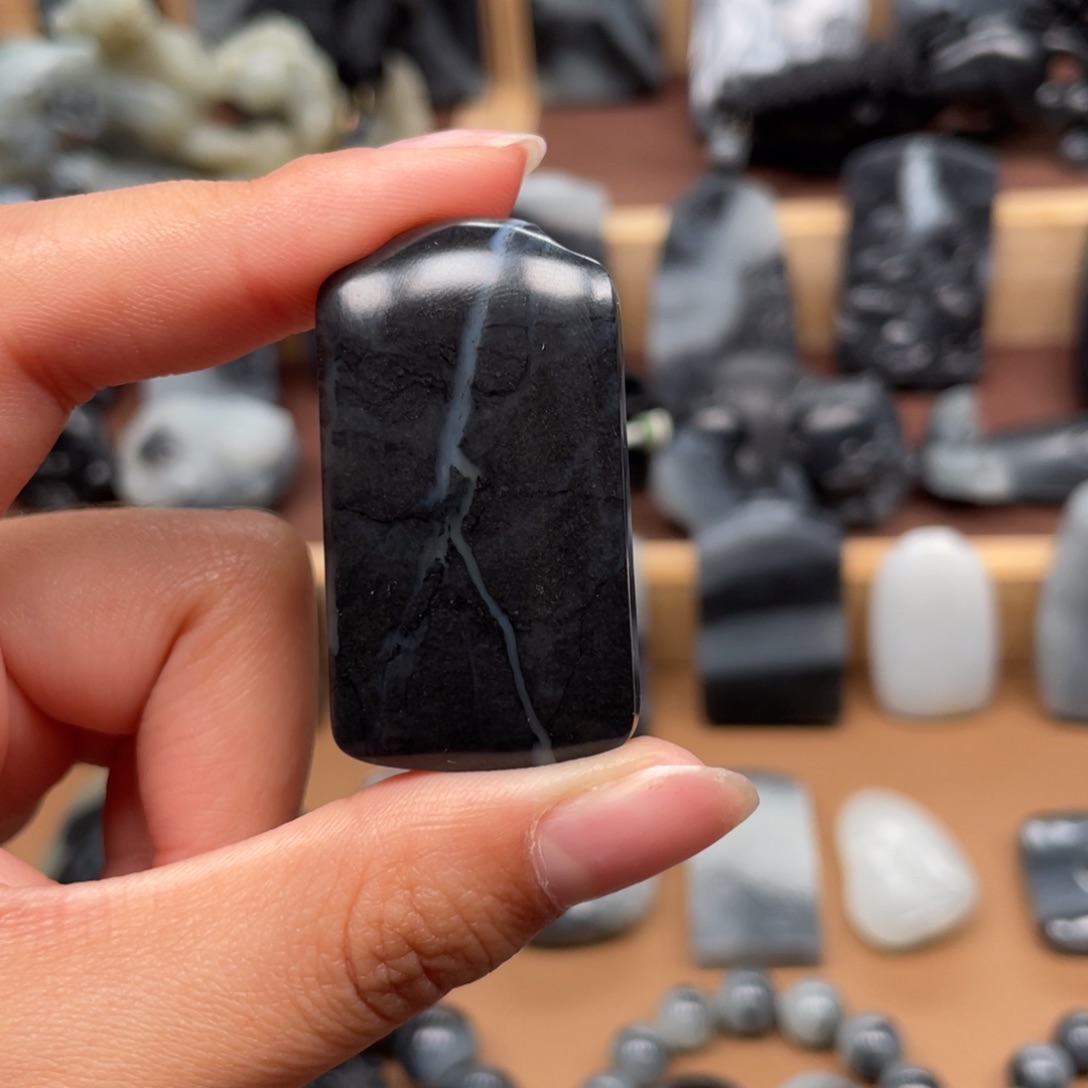 和田玉颈饰未镶嵌L****哥