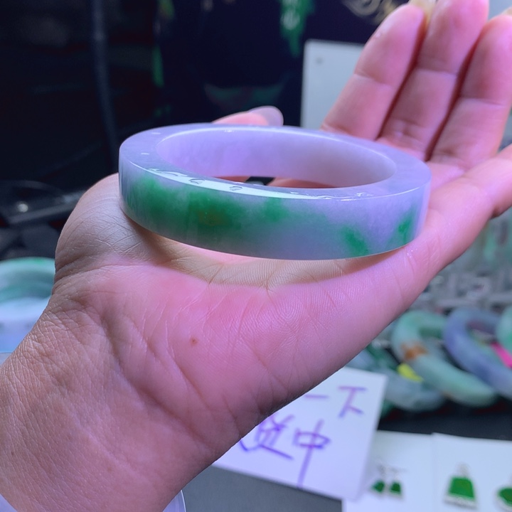 未镶嵌翡翠手镯定制翡翠