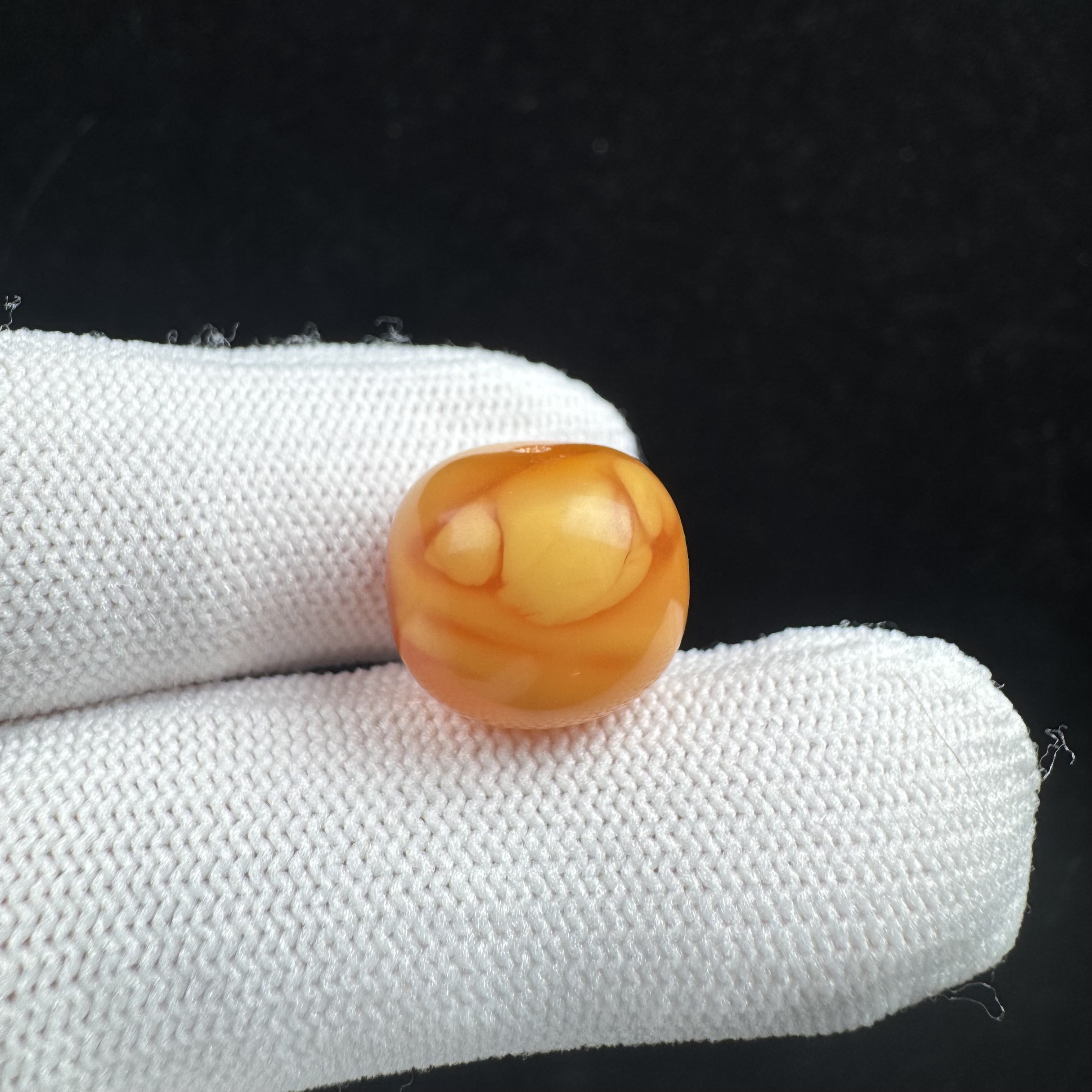 A31-11天然原矿蜜蜡 鸡油红老型14.5*12.5mm 支持鉴定 假一罚十