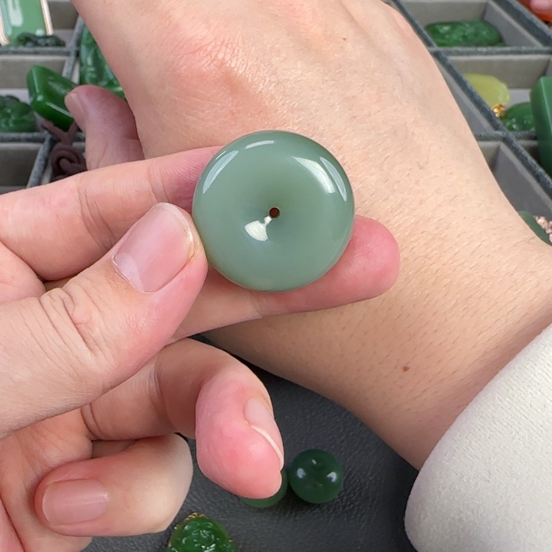 和田玉挂件未镶嵌扣子