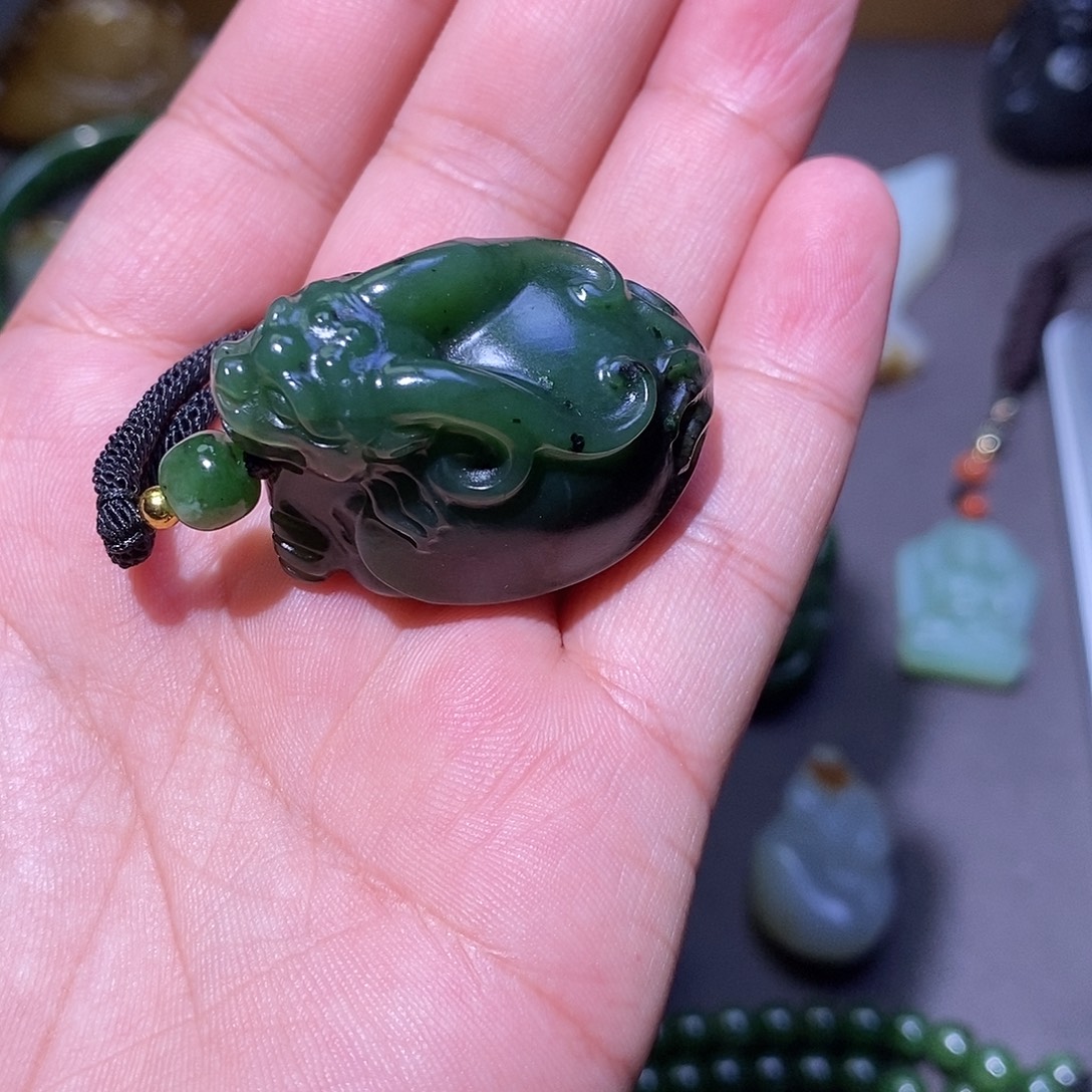 颈饰未镶嵌和田玉