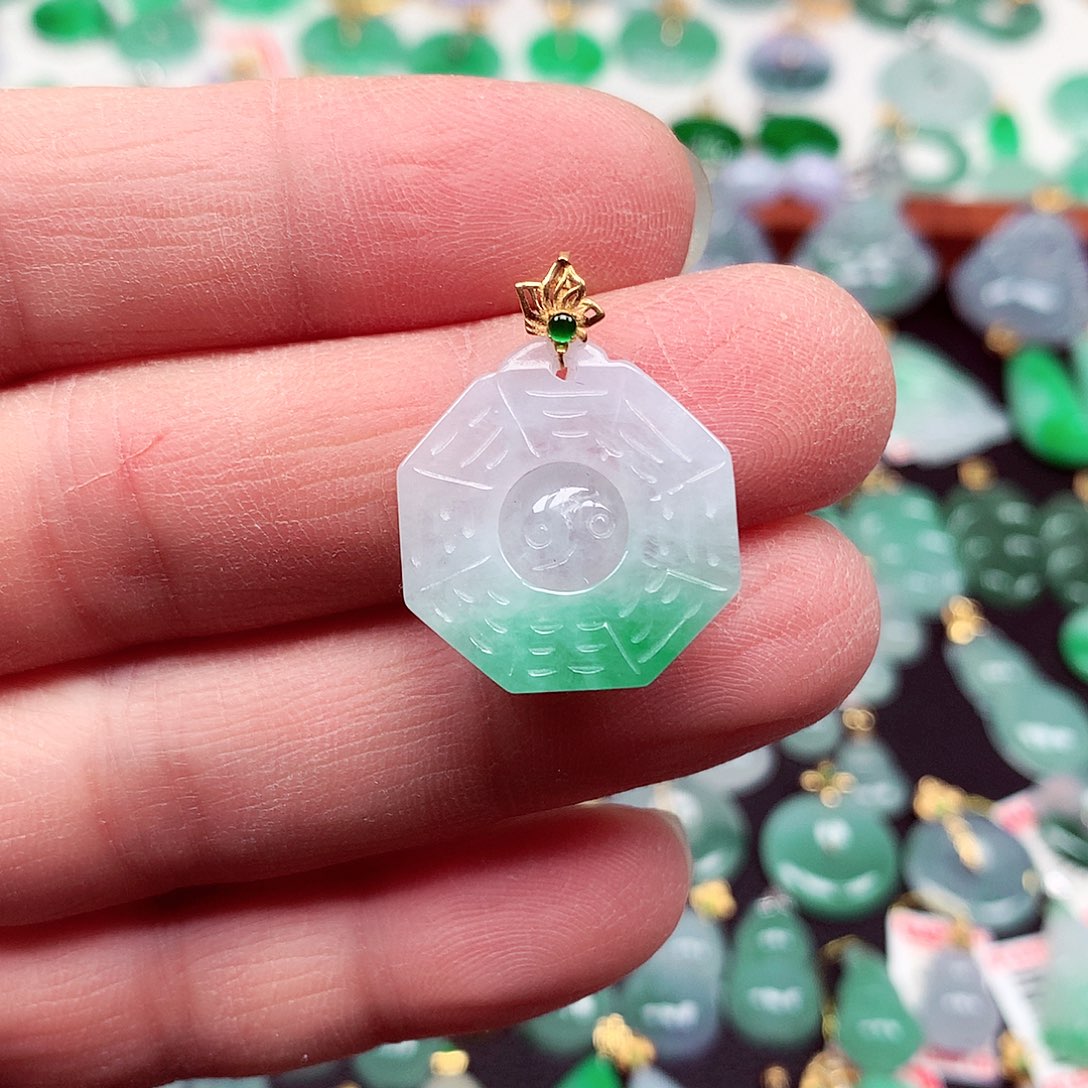 翡翠18K金镶嵌挂件