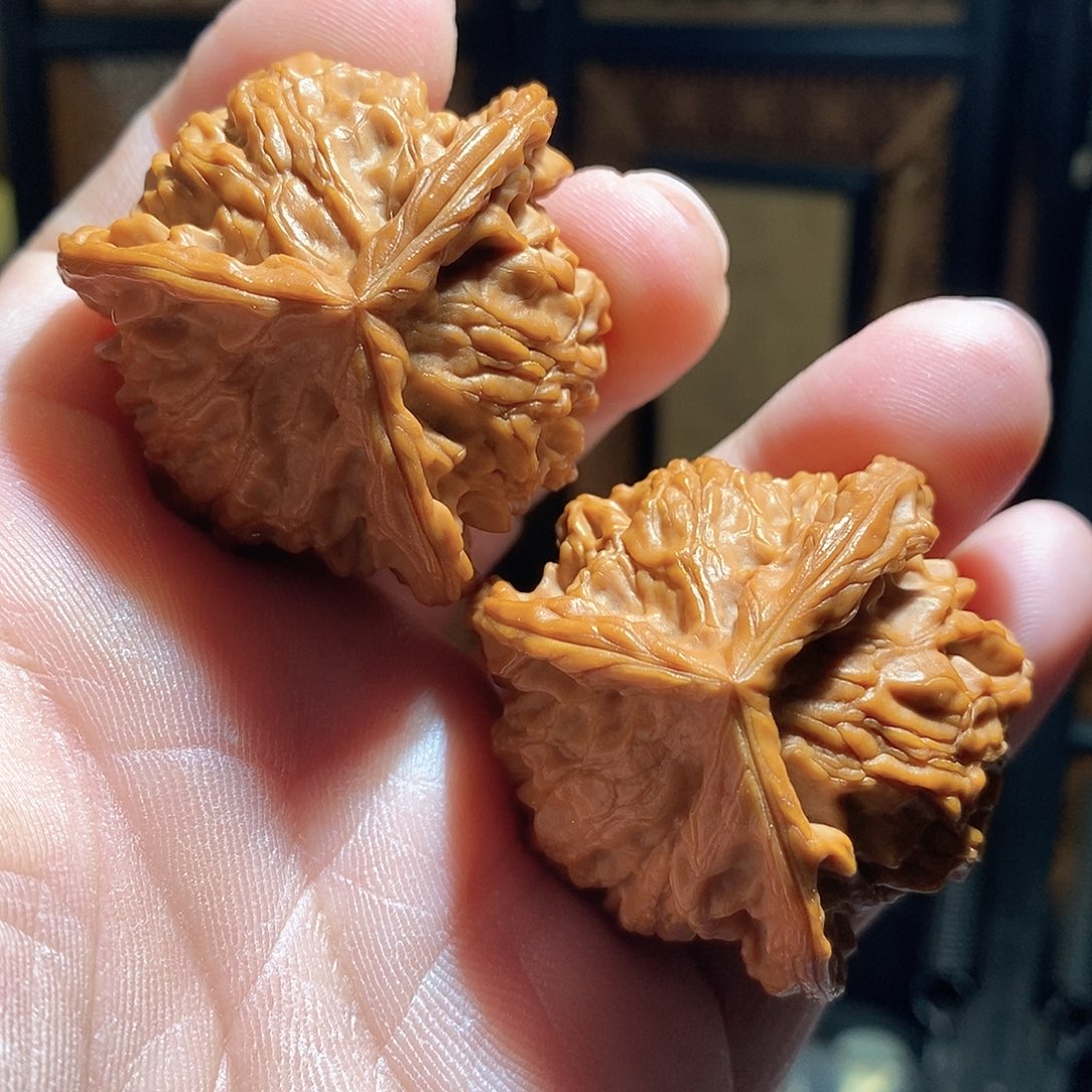 文玩核桃把件43盘山三棱