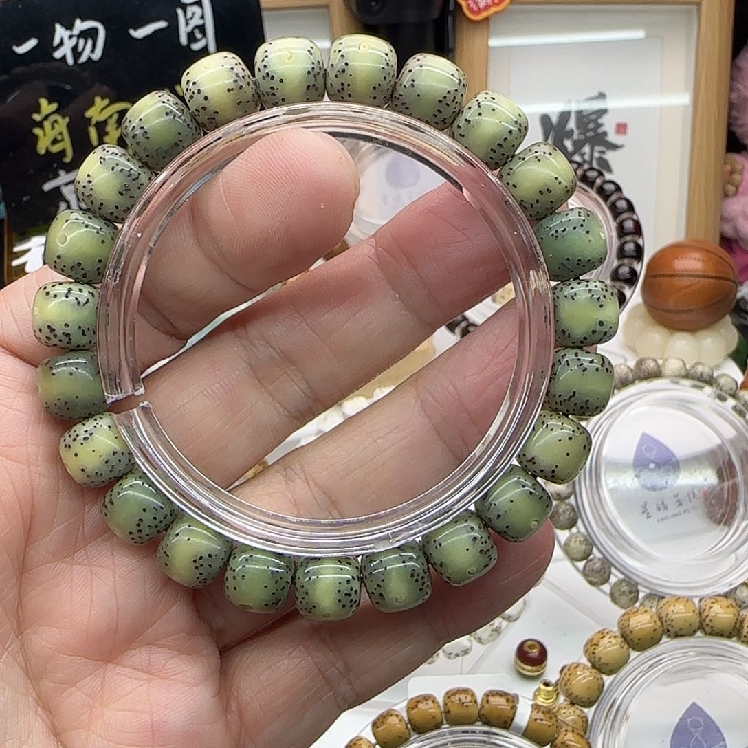 魅***一星月菩提手串10*9通体贯穿