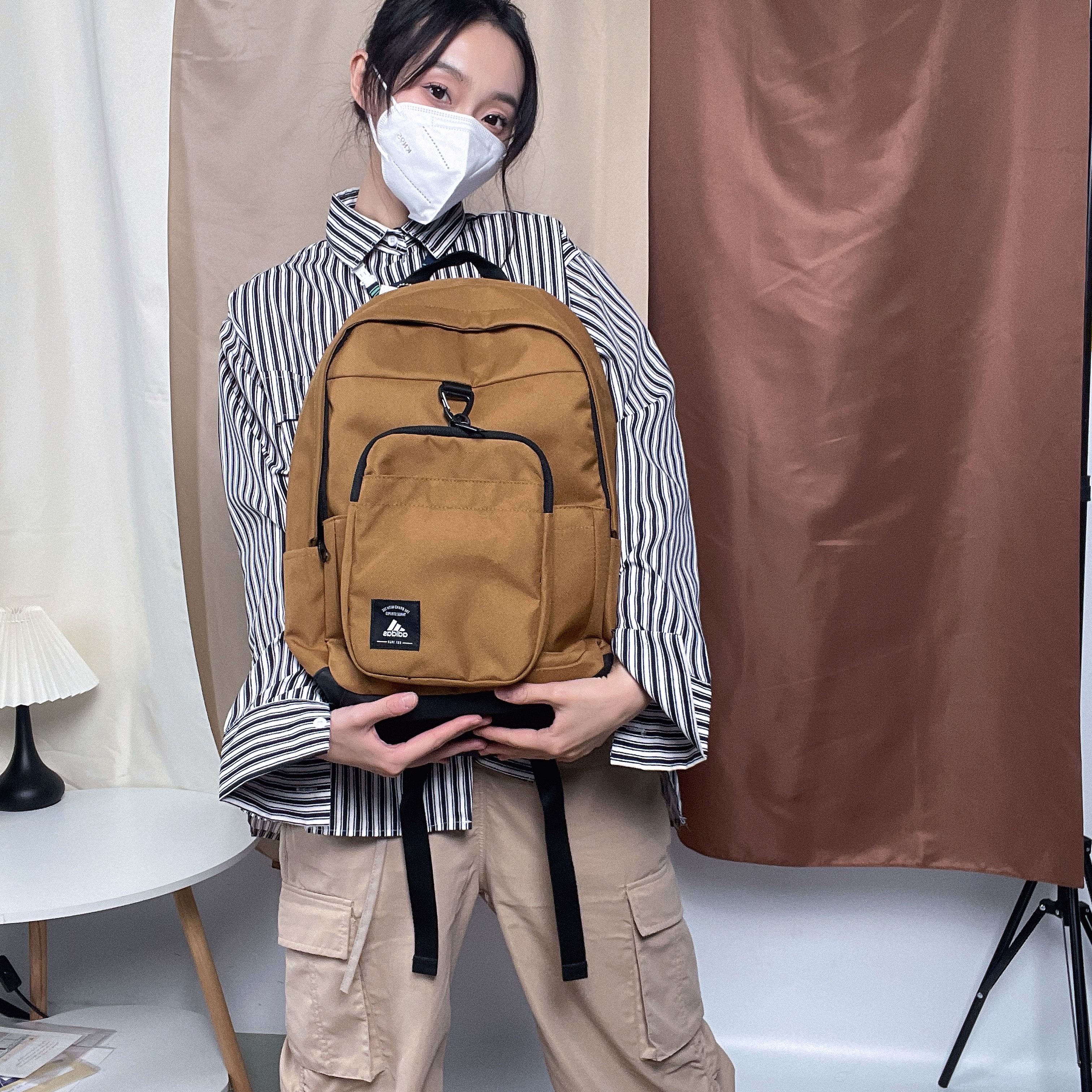 阿迪达斯春季新款学生运动双肩包男女通勤棕色潮流子母背包IK7287