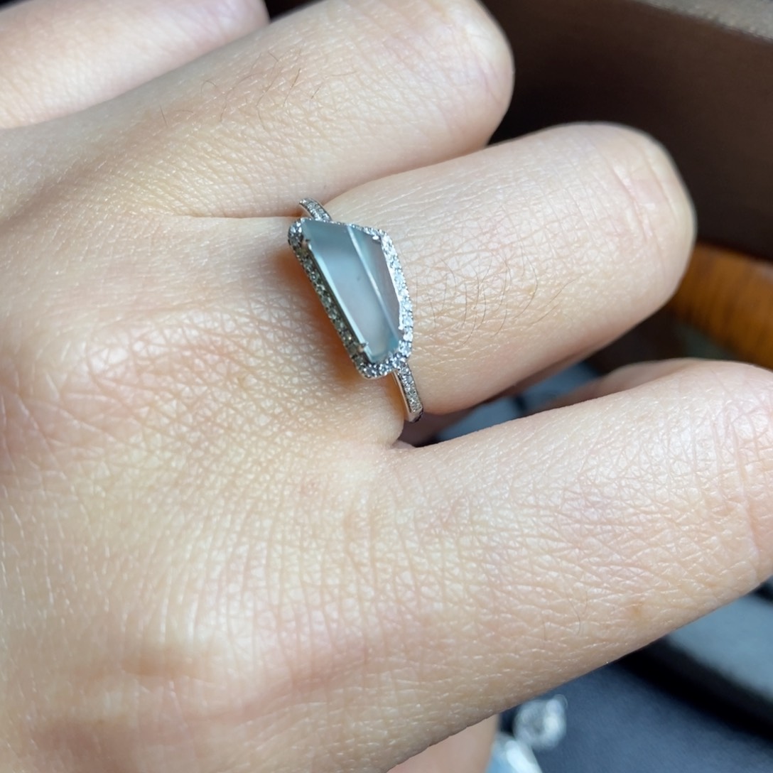 翡翠戒指18K金镶嵌18Ｋ金切割戒指