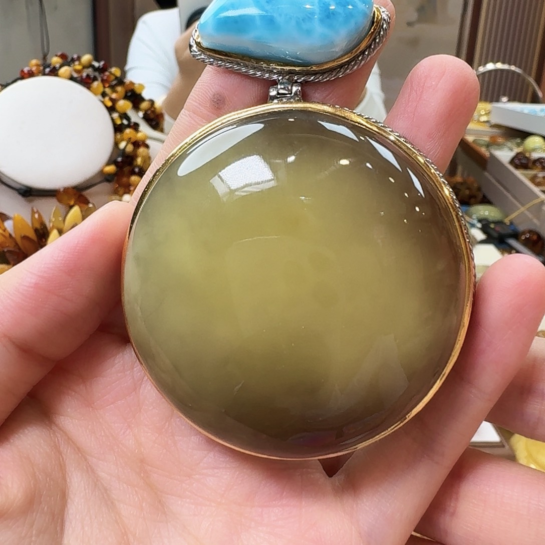 琥珀未镶嵌颈饰吊坠