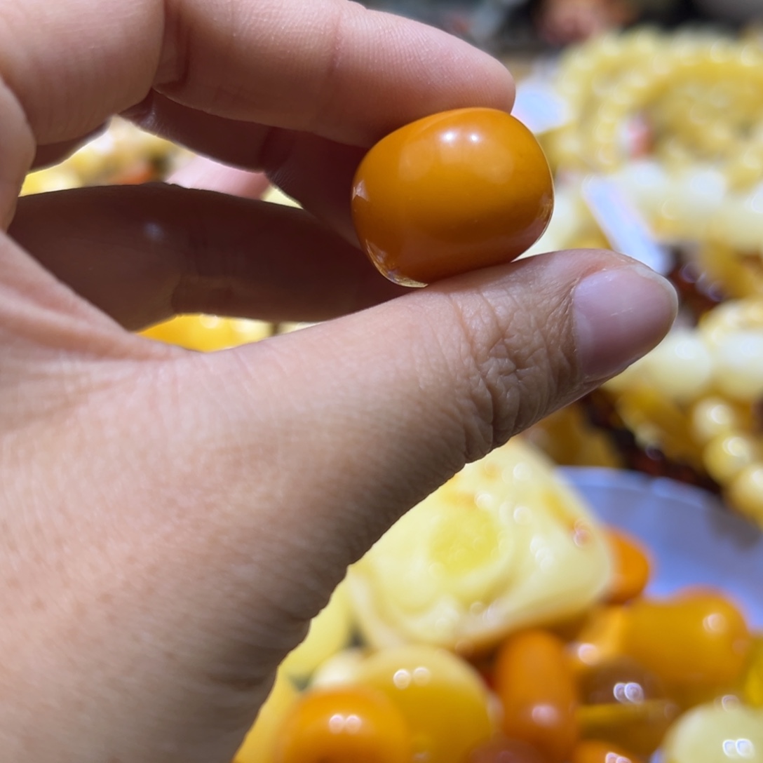 琥珀珠宝奇石未镶嵌