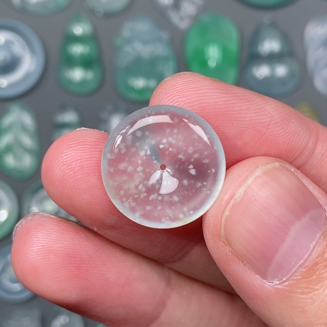 翡翠颈饰未镶嵌雪花棉平安扣