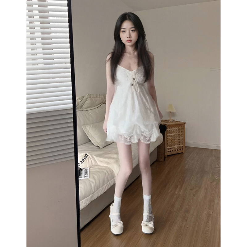 水色梦2025春季爆款古着花苞裙法式甜美气质蕾丝拼接吊带裙短裙