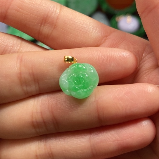 颈饰未镶嵌翡翠吊坠