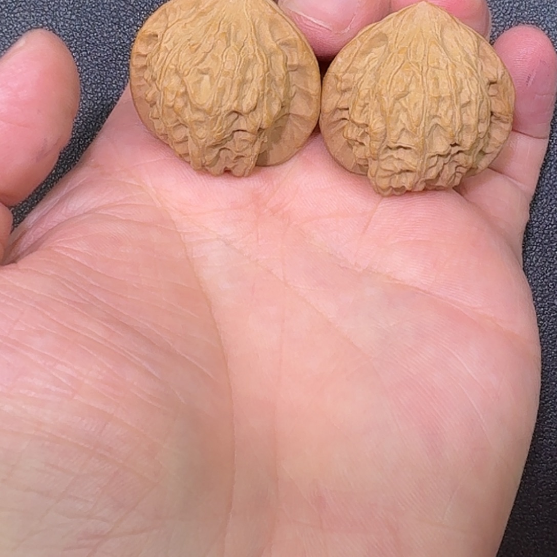 鸡***粪文玩核桃吊坠七步沟