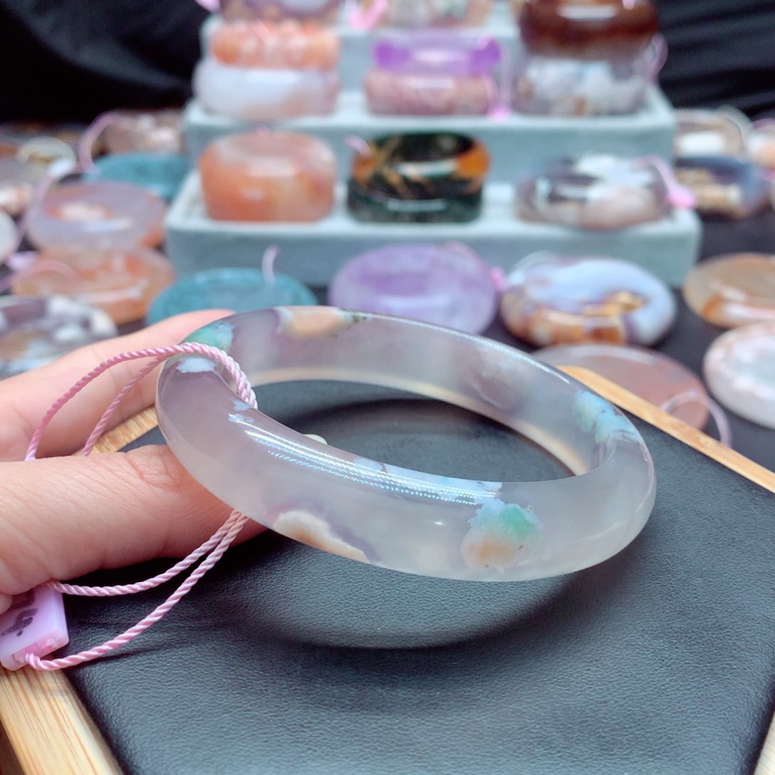 玛瑙/玉髓手镯未镶嵌聚*财2