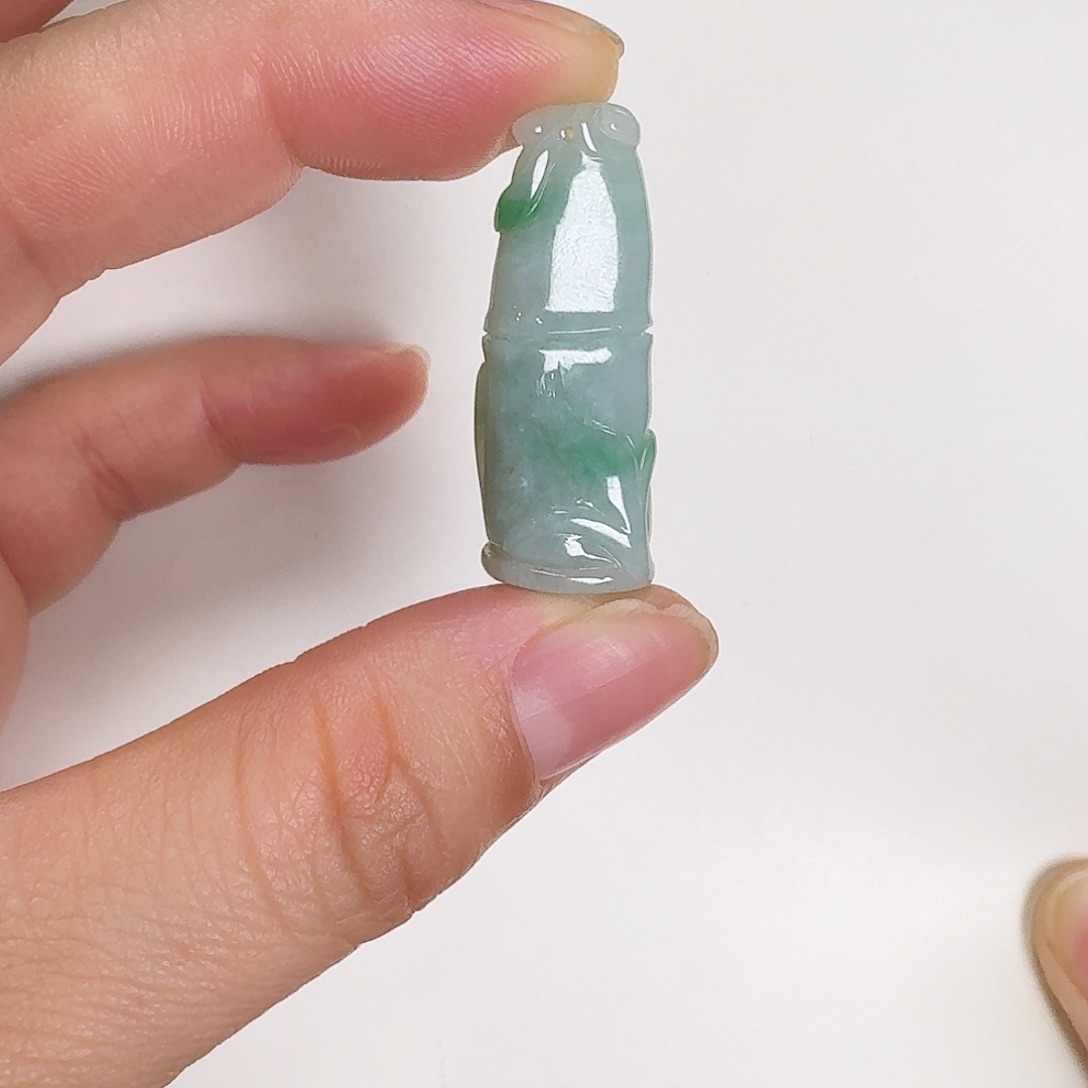 翡翠颈饰未镶嵌竹节