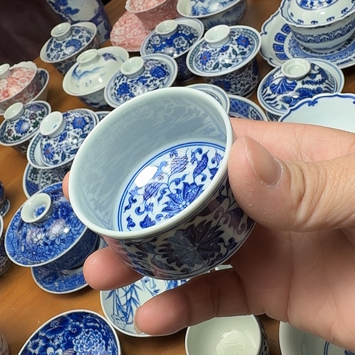 手绘缠枝莲点工福利款