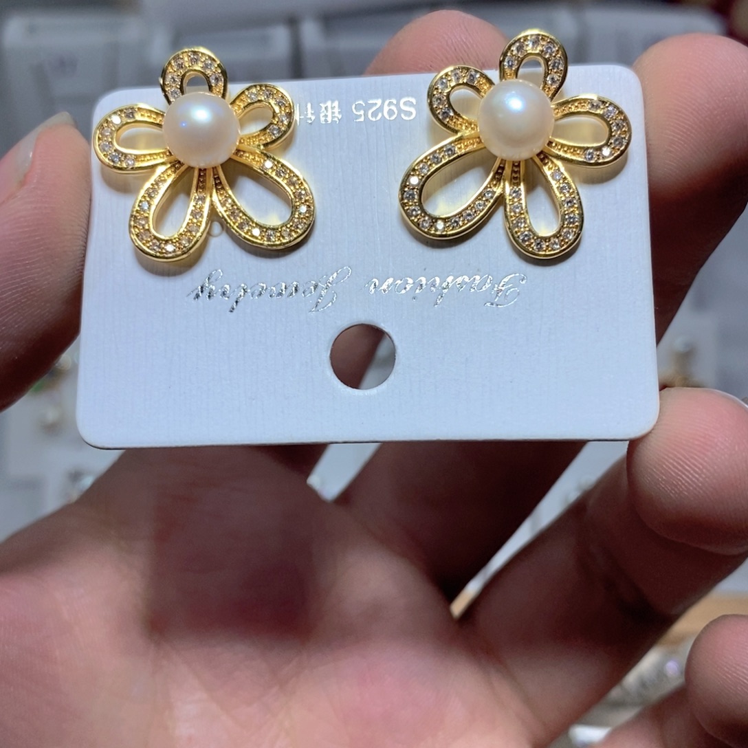 银S925镶嵌淡水珍珠耳饰