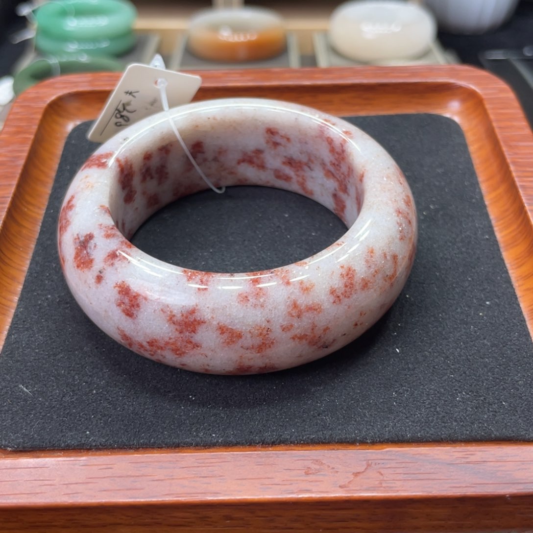 未镶嵌手镯石英岩玉?****