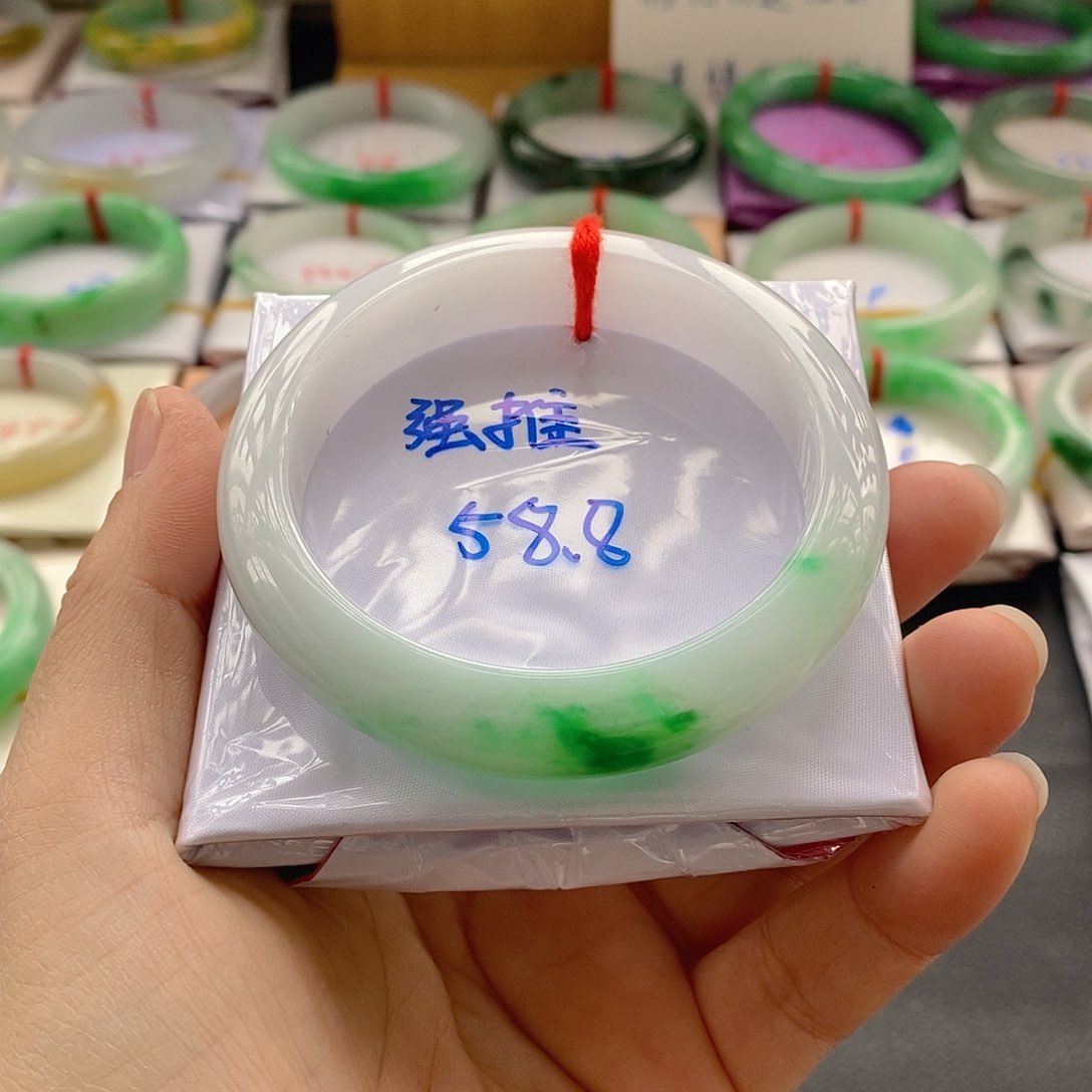 翡翠手镯未镶嵌4号