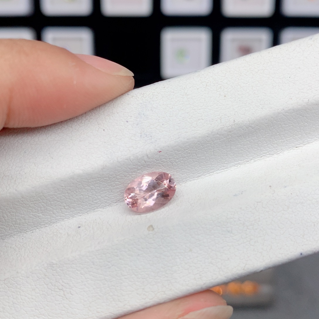 绿柱石（摩根石）裸石未镶嵌1.15克拉