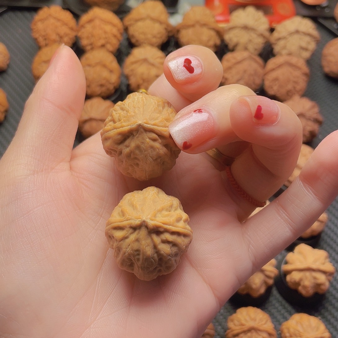 晨***哥文玩核桃把件文玩核桃