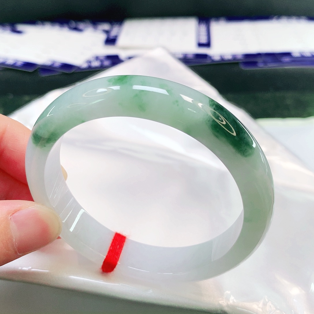 翡翠未镶嵌手镯17号