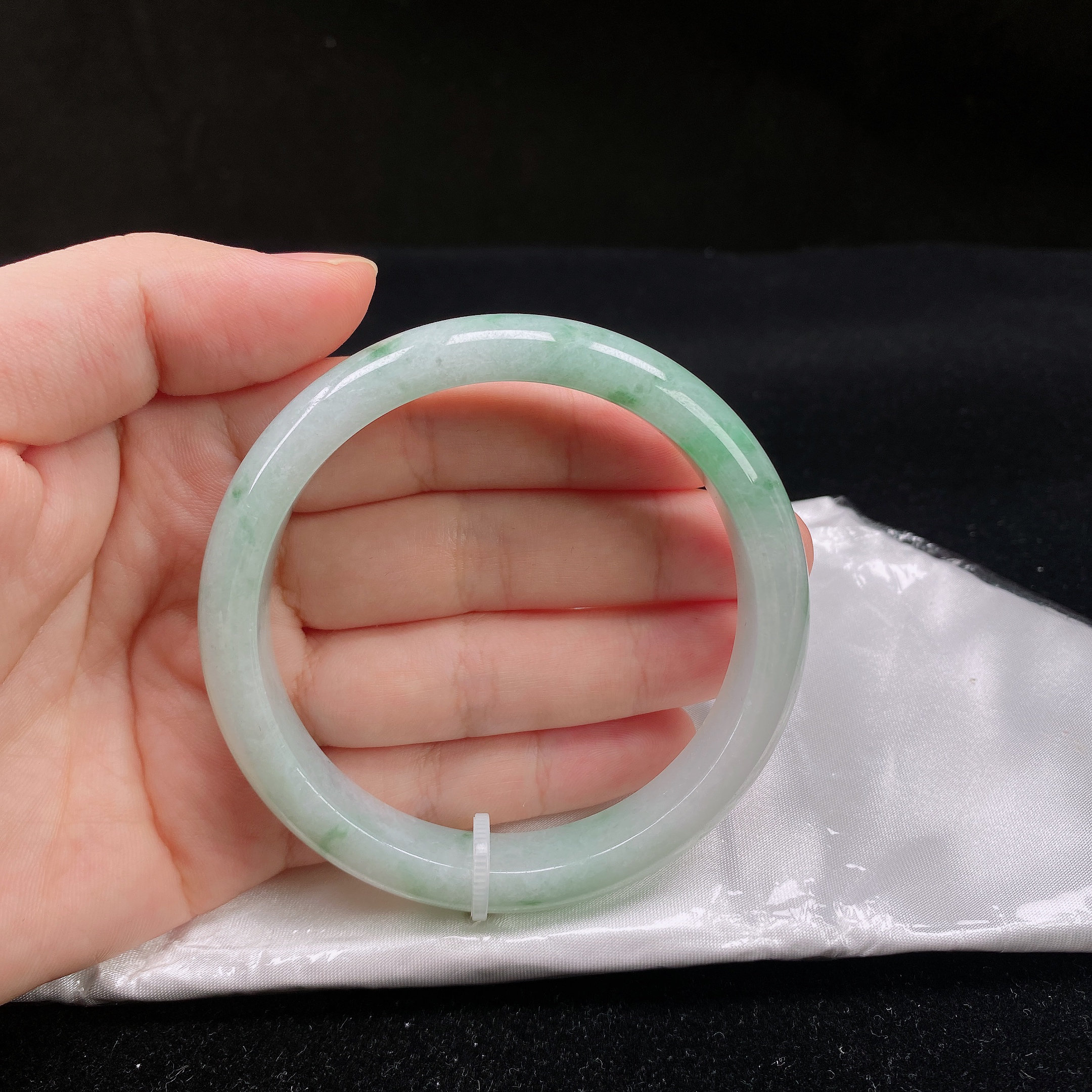 60圈口缅甸翡翠A货老坑细糯种绿底飘蓝绿花正圈手镯玉镯正品珠宝