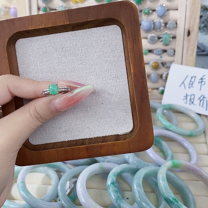 翡翠未镶嵌颈饰天然翡翠Ａ货